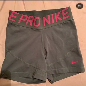 Nike pro